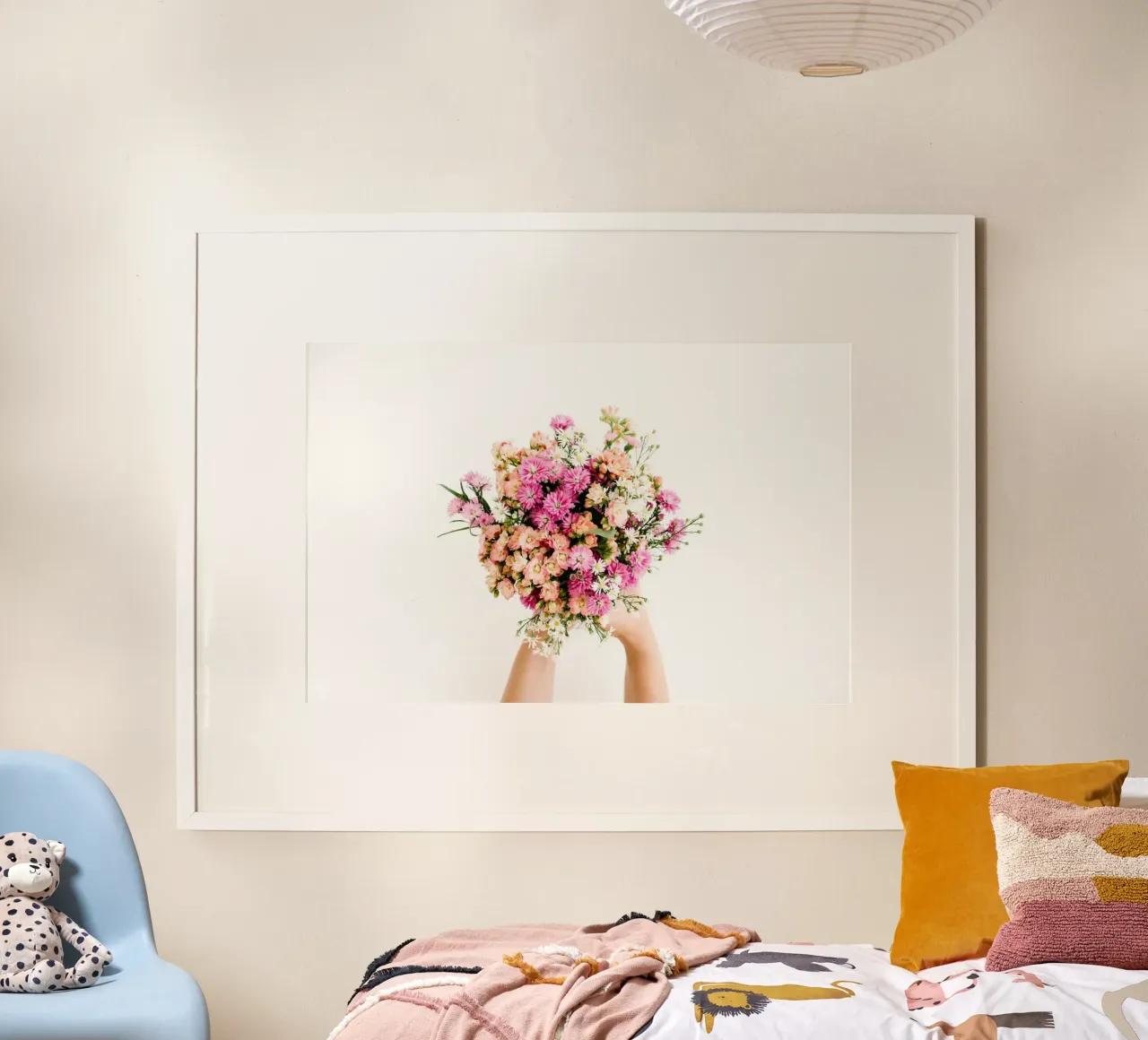 Note floreali d'amore poster con telaio in alluminio da StillVibe Home