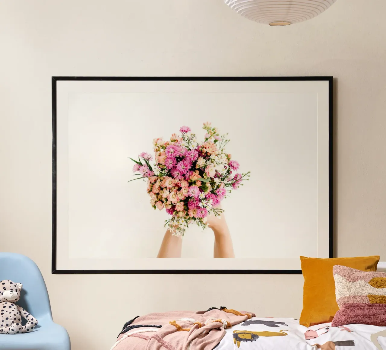 Note floreali d'amore poster con telaio in alluminio da StillVibe Home