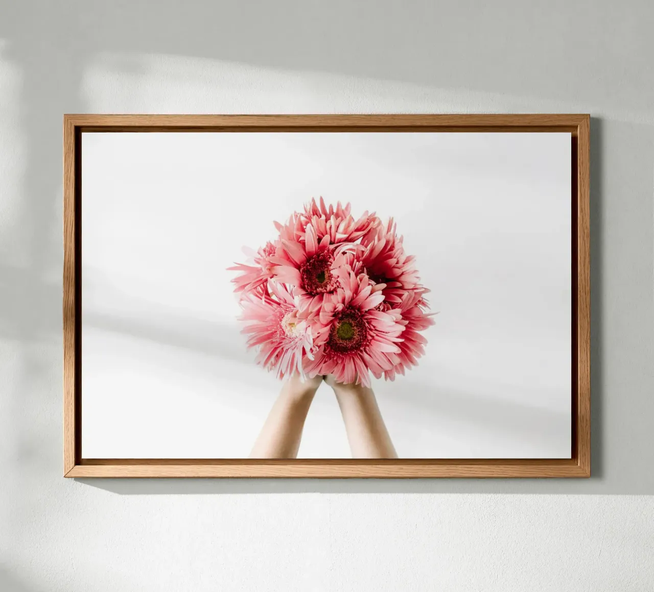 Note floreali d'amore tela con Cornice a cassetta da StillVibe Home