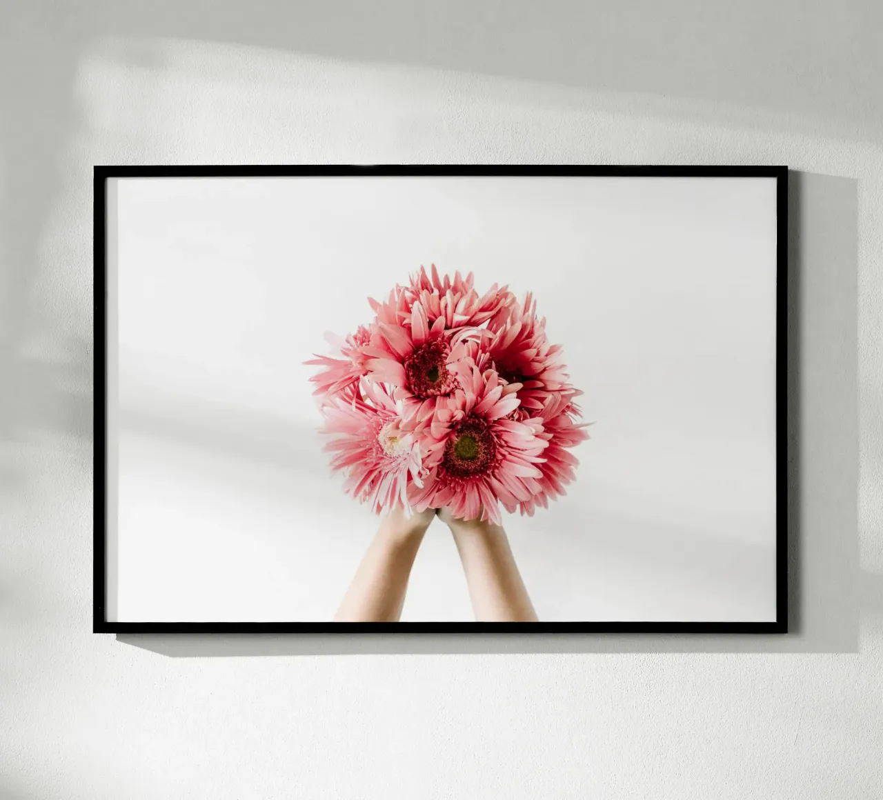 Note floreali d'amore poster con telaio in alluminio da StillVibe Home