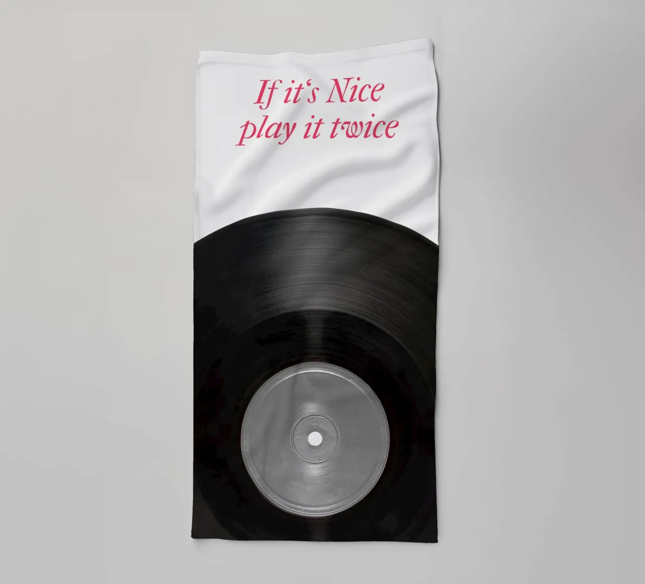 If It’s Nice, Play It Twice asciugamano da bagno da Attaboy Dsgn
