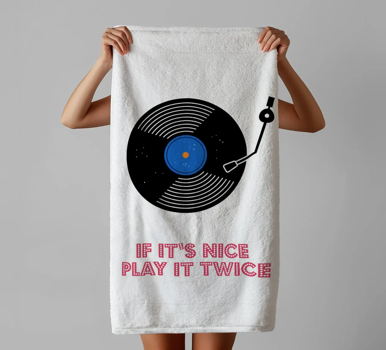 If It’s Nice, Play It Twice asciugamano da bagno da Attaboy Dsgn