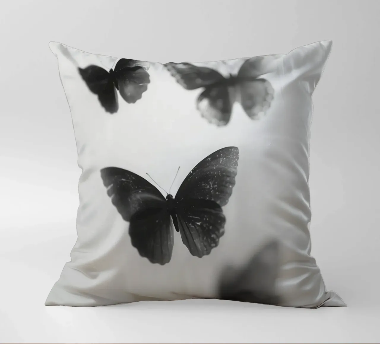 Dance Of The Butterflies No 2 cuscino da treechild