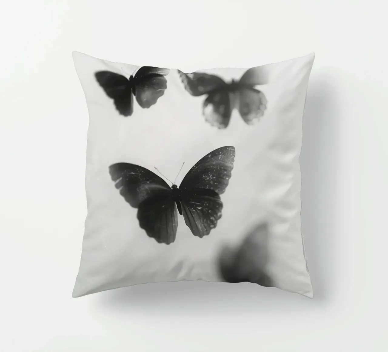 Dance Of The Butterflies No 2 cuscino da treechild