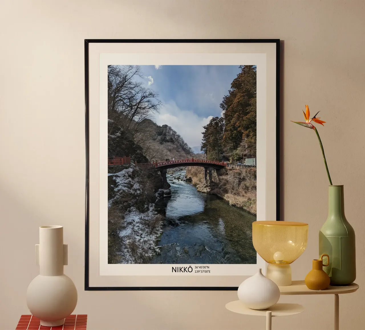 NIKKŌ - Where Silence Flows Like Water poster con telaio in legno da Studio Wanderlust