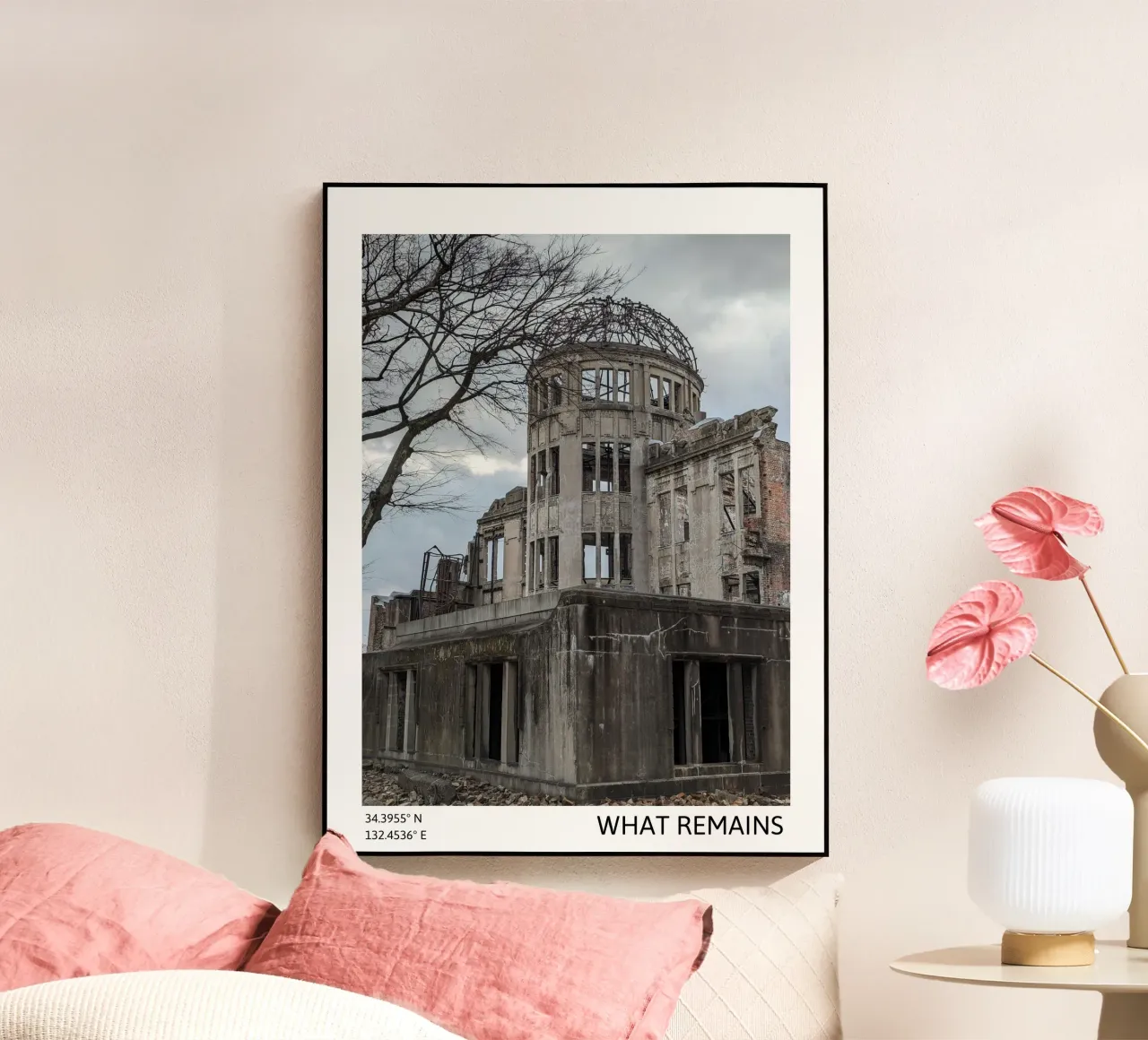 What Remains - Hiroshima plexiglass da Studio Wanderlust