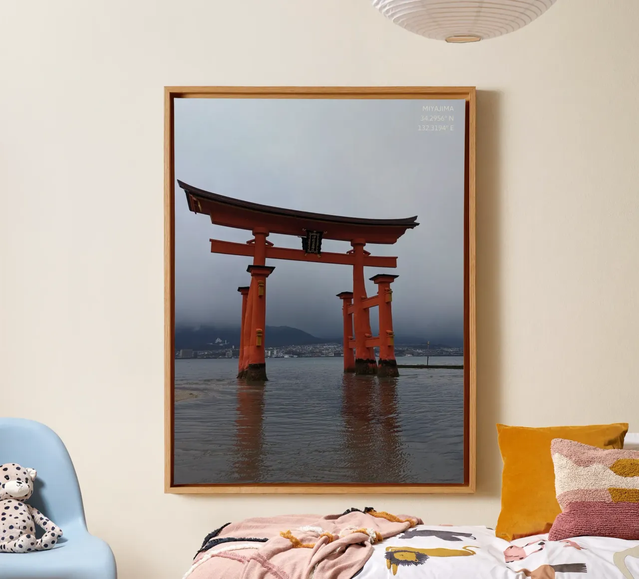 The Floating Gate tela con Cornice a cassetta da Studio Wanderlust