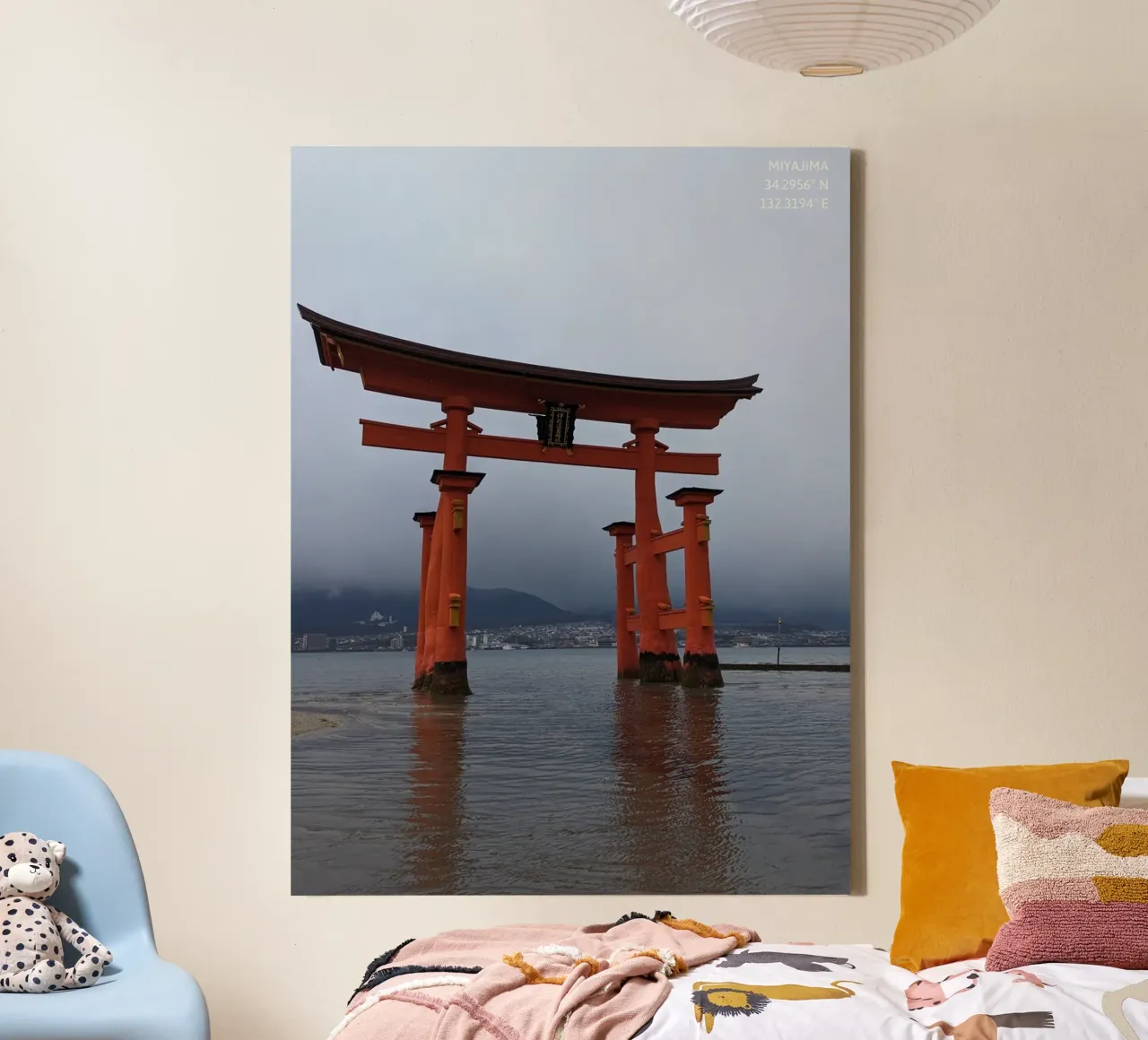 The Floating Gate tela con Cornice a cassetta da Studio Wanderlust