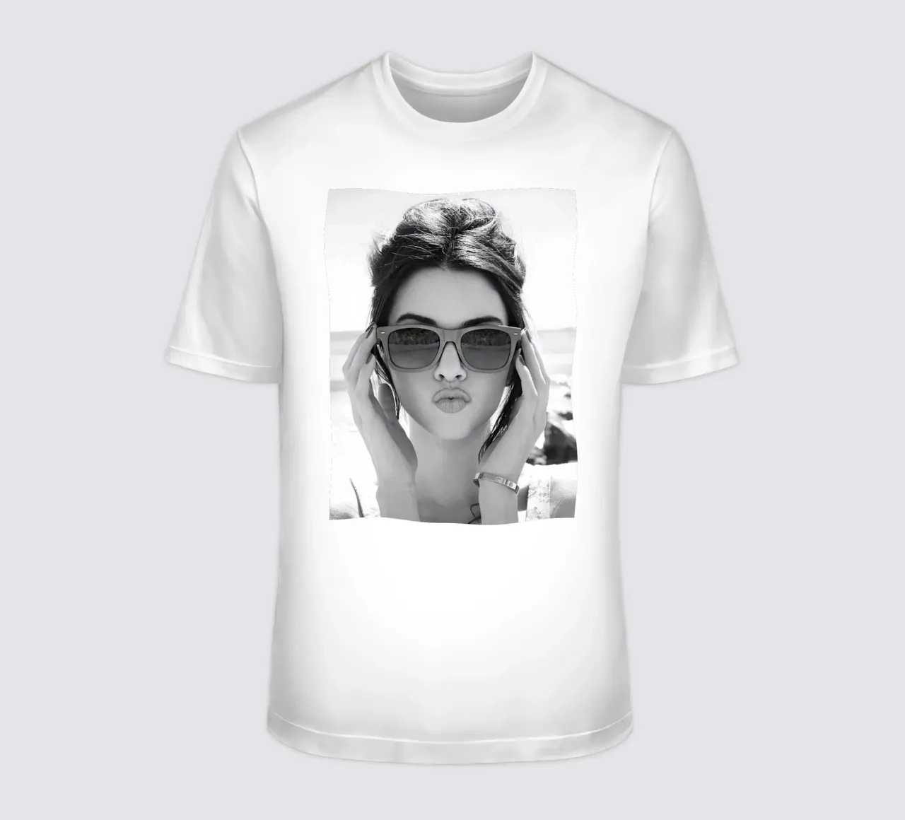 Ragazza carina t-shirt da glover studio