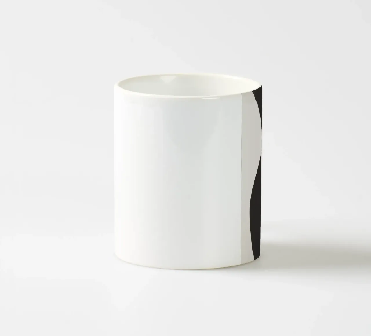Figura in nero tazza in ceramica da Little Dean