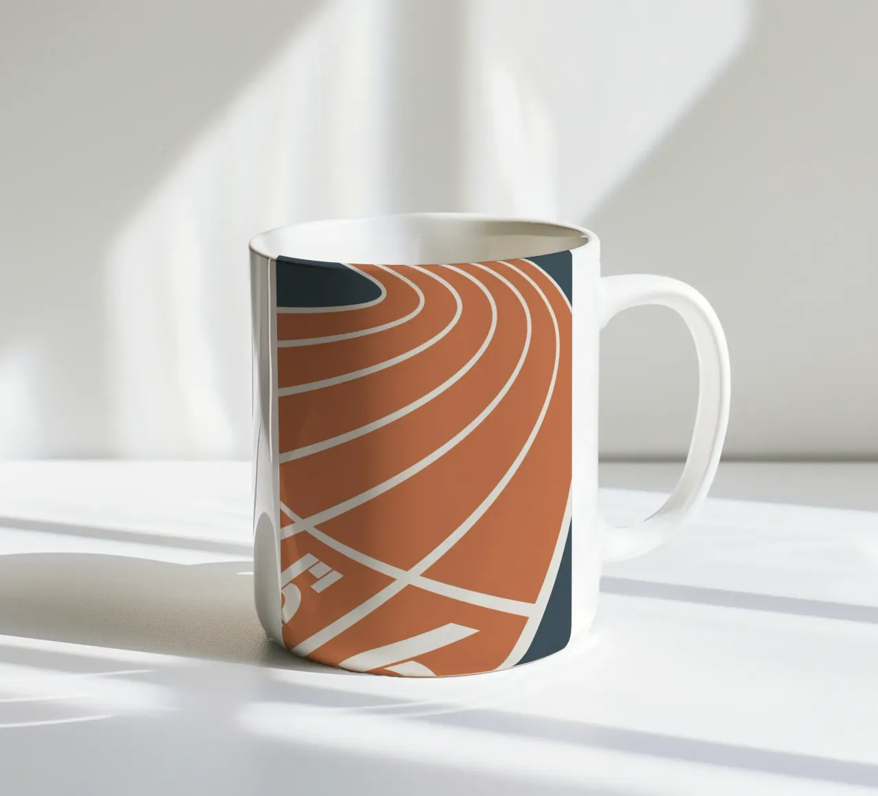 pista di atletica corsie di corsa tazza in ceramica da Elliott Walsh