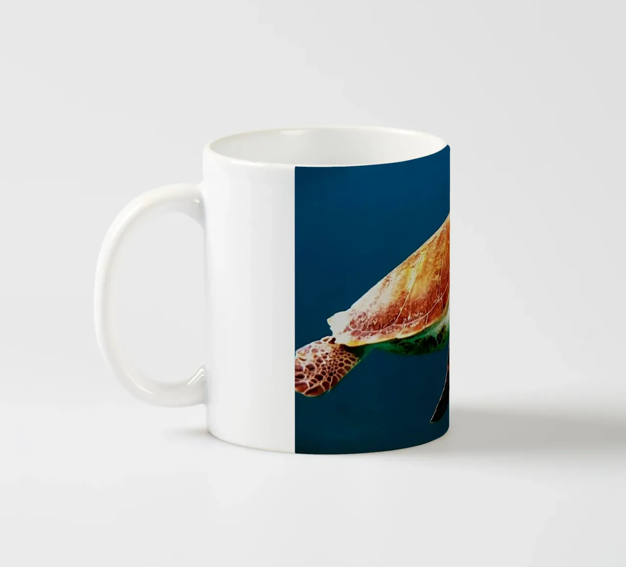 Geboren, um das Meer zu durchstreifen Keramik Tasse von Nature's Palette