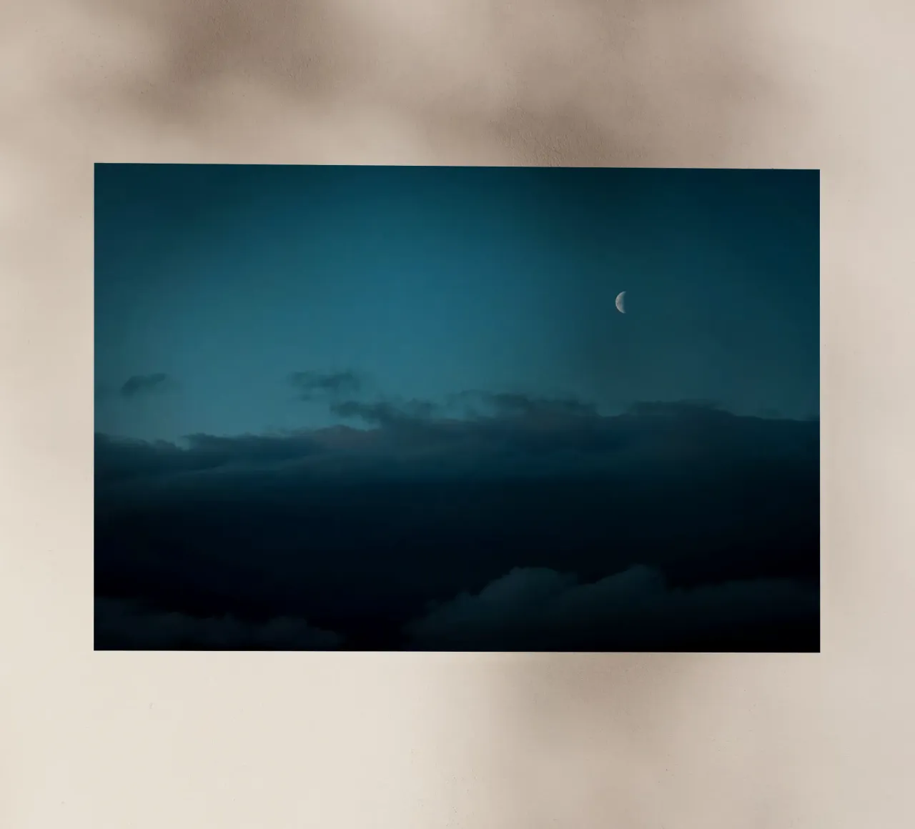 nuvole di luna pellicola backlit da Earthly Visions