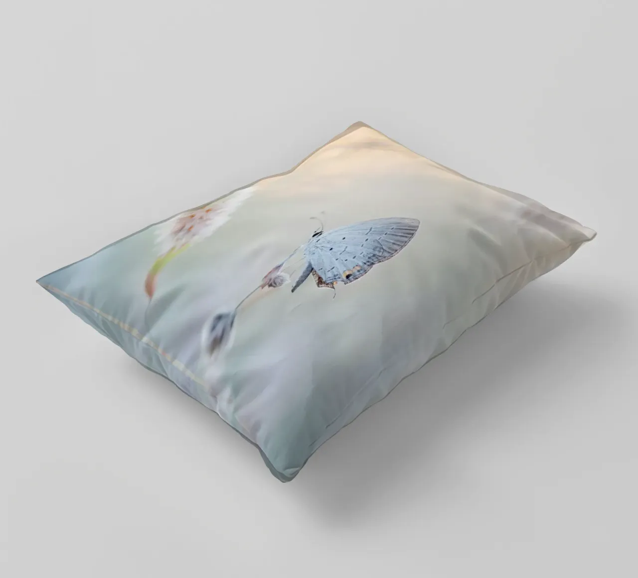 farfalla soft focus cuscino da Earthly Visions