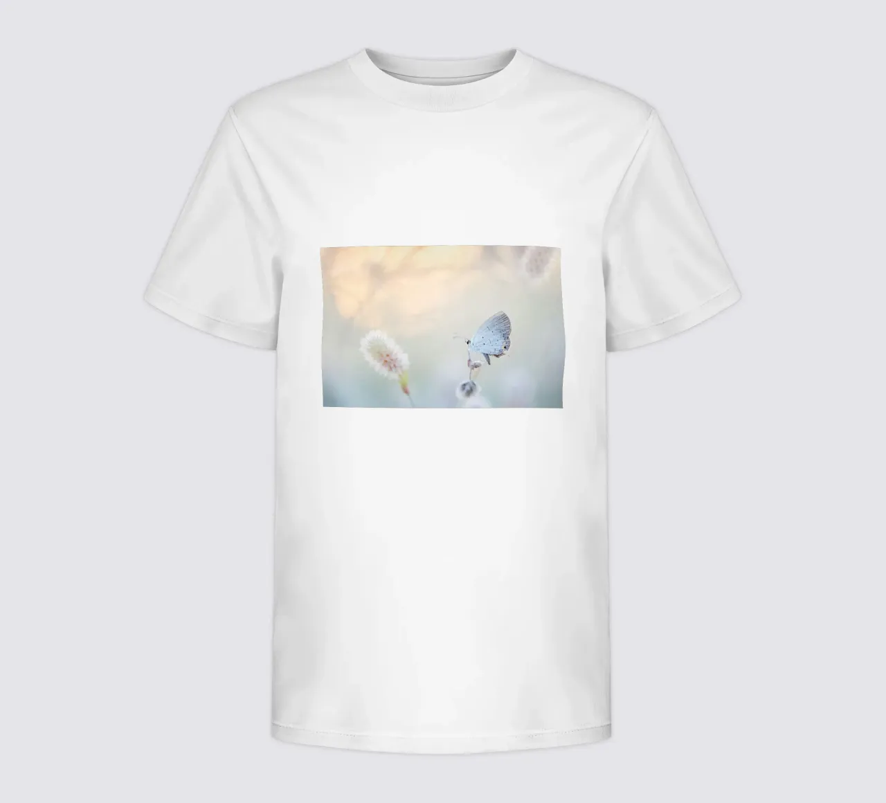 farfalla soft focus t-shirt bambini da Earthly Visions