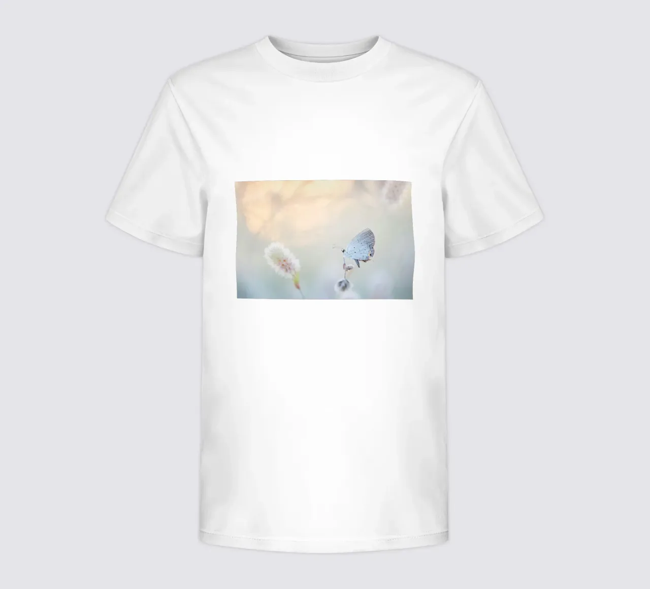 farfalla soft focus t-shirt bambini da Earthly Visions