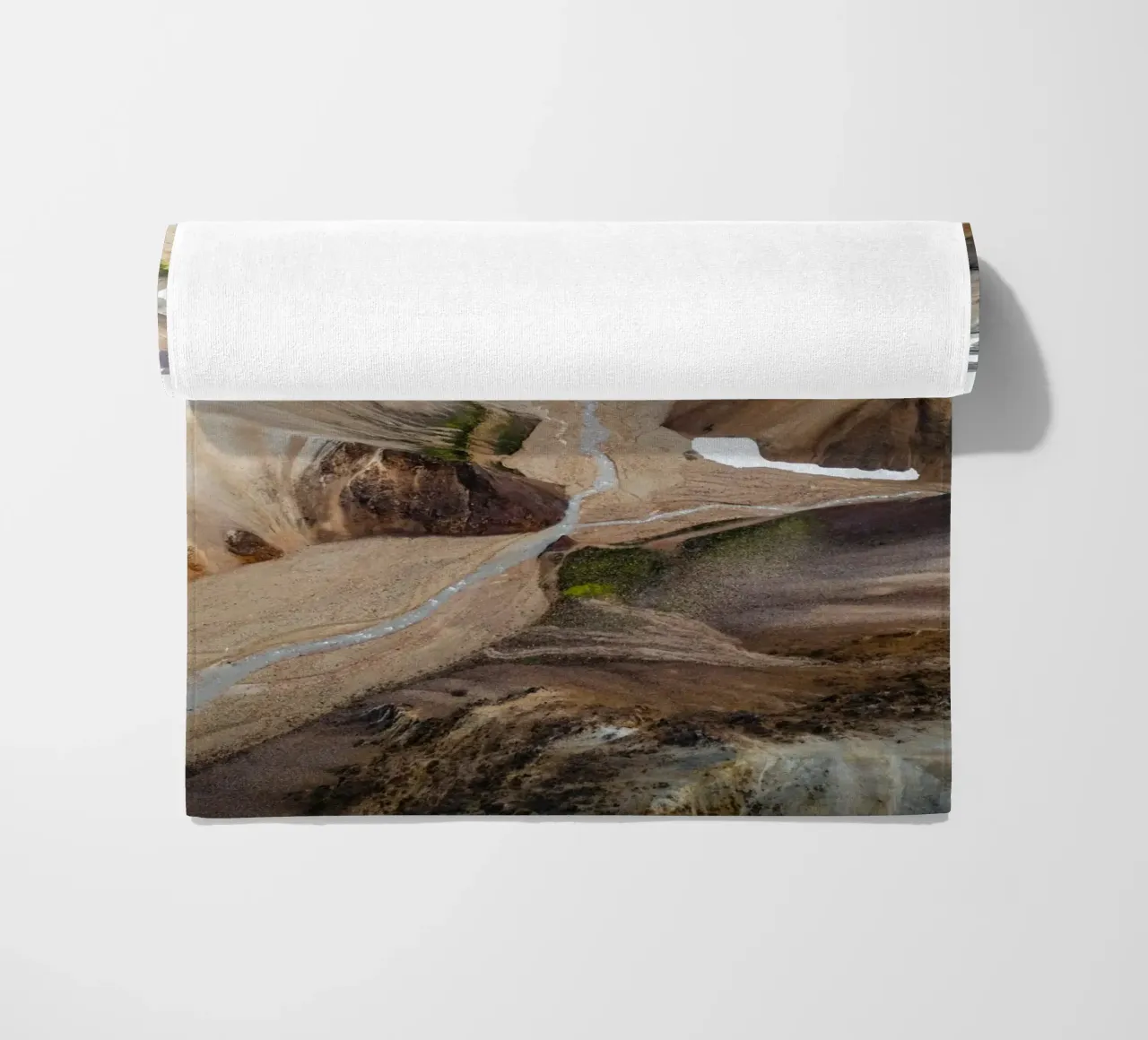 paesaggio geotermico telo mare da Earthly Visions