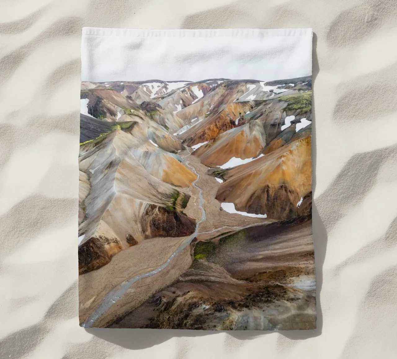 paesaggio geotermico telo mare da Earthly Visions