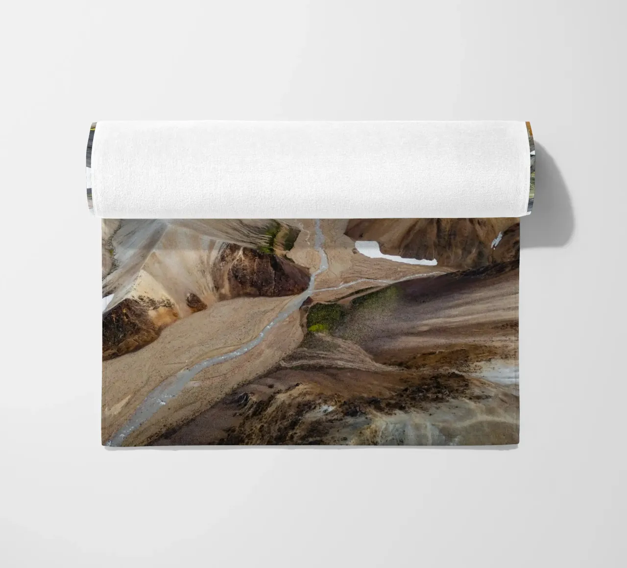 paesaggio geotermico telo mare da Earthly Visions