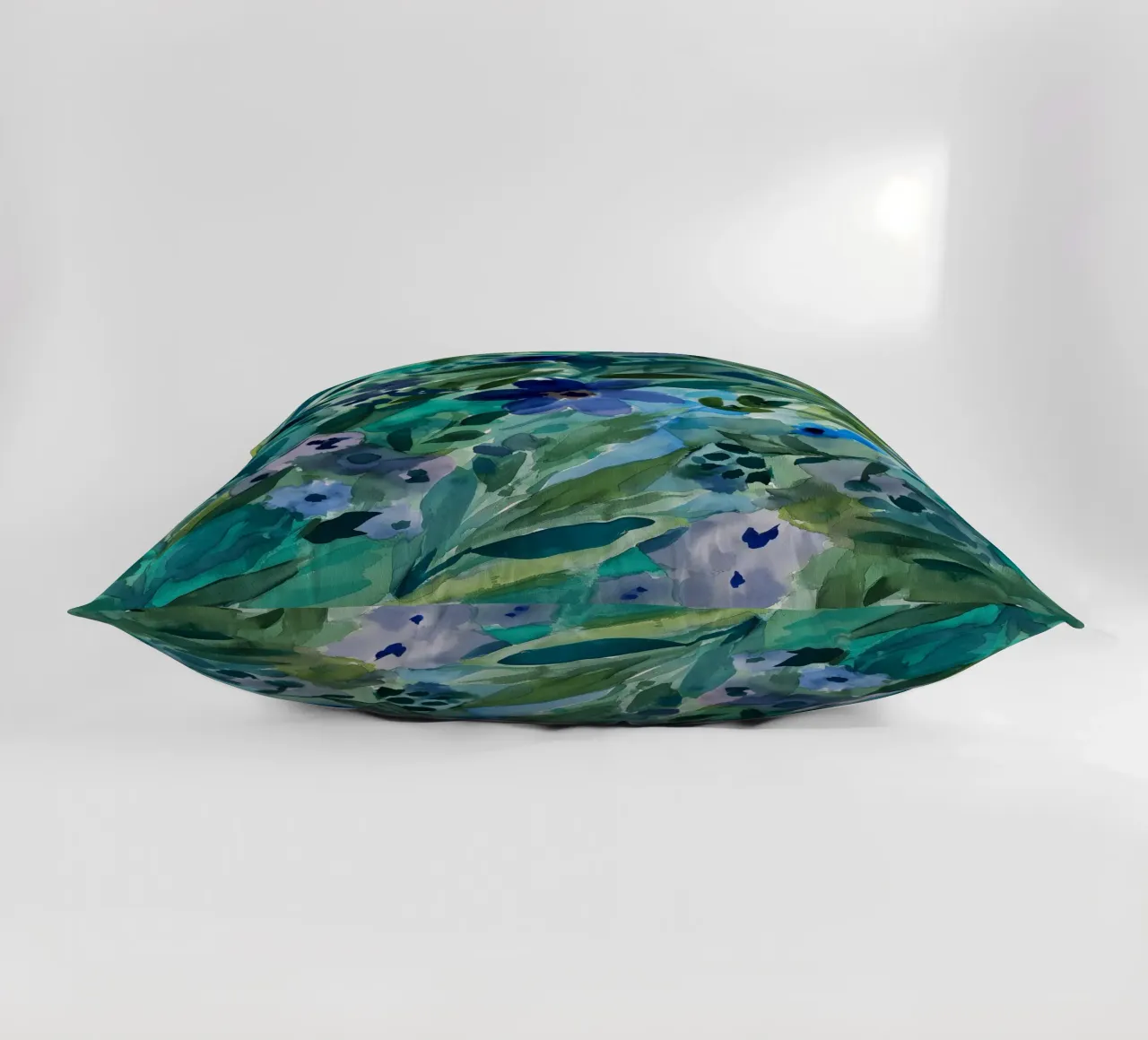 Tettoia Nightshade 2 cuscino da Sophia Calder Studio