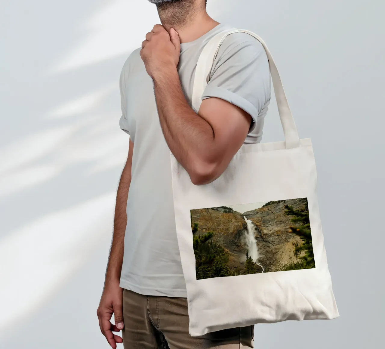 cascading flowing water borsa in juta da Horsire