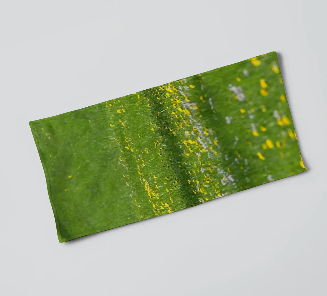 breeze outdoors towel by Horsire