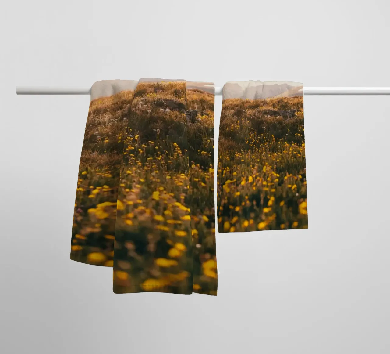 golden hour flora asciugamano da bagno da Horsire