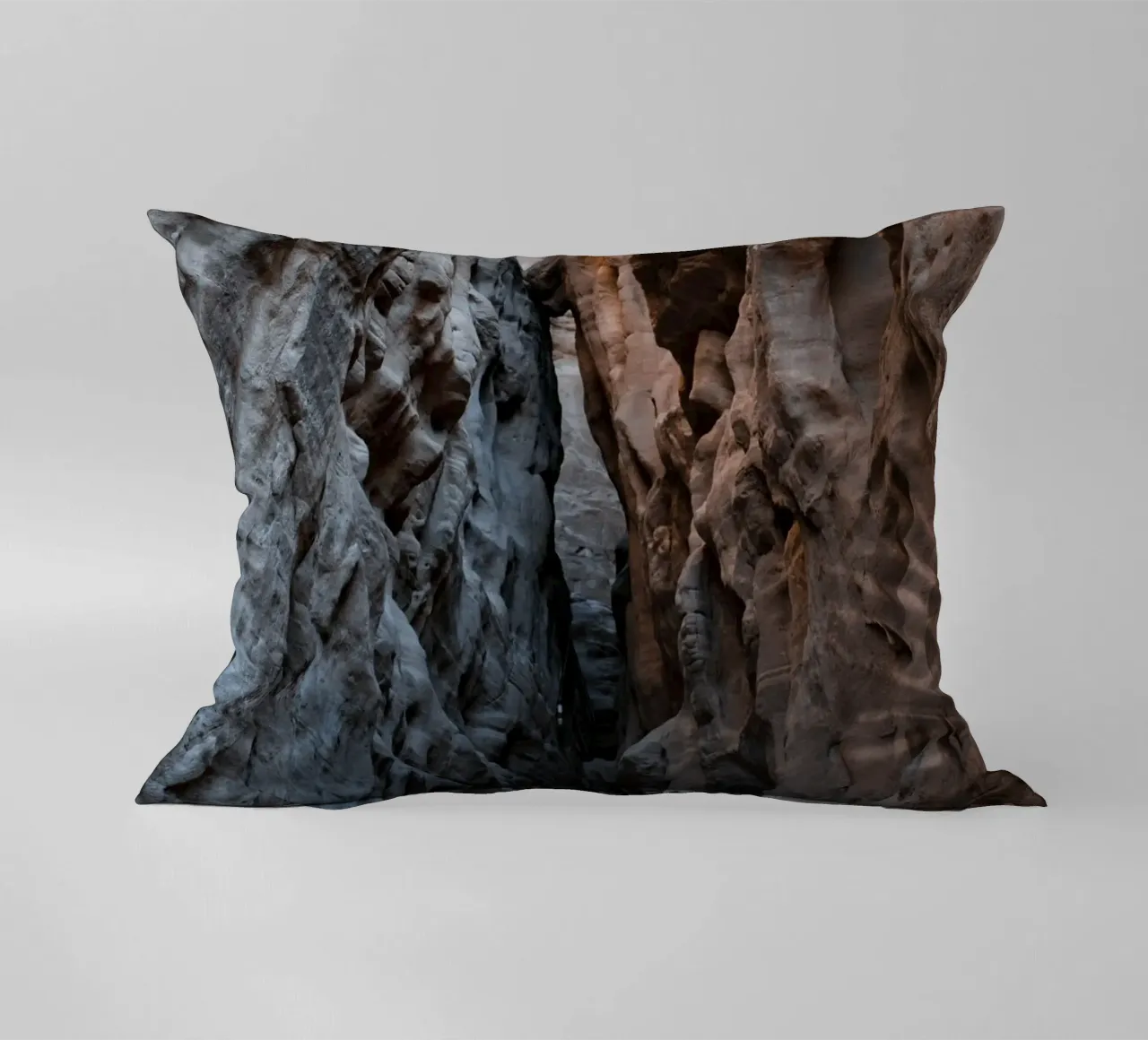 stone sunlight shadows cuscino da animal story home