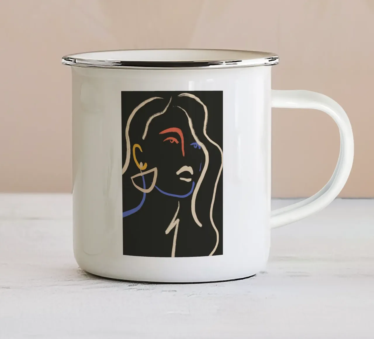 Donna in linee colorate tazza in smalto da LeaDArt