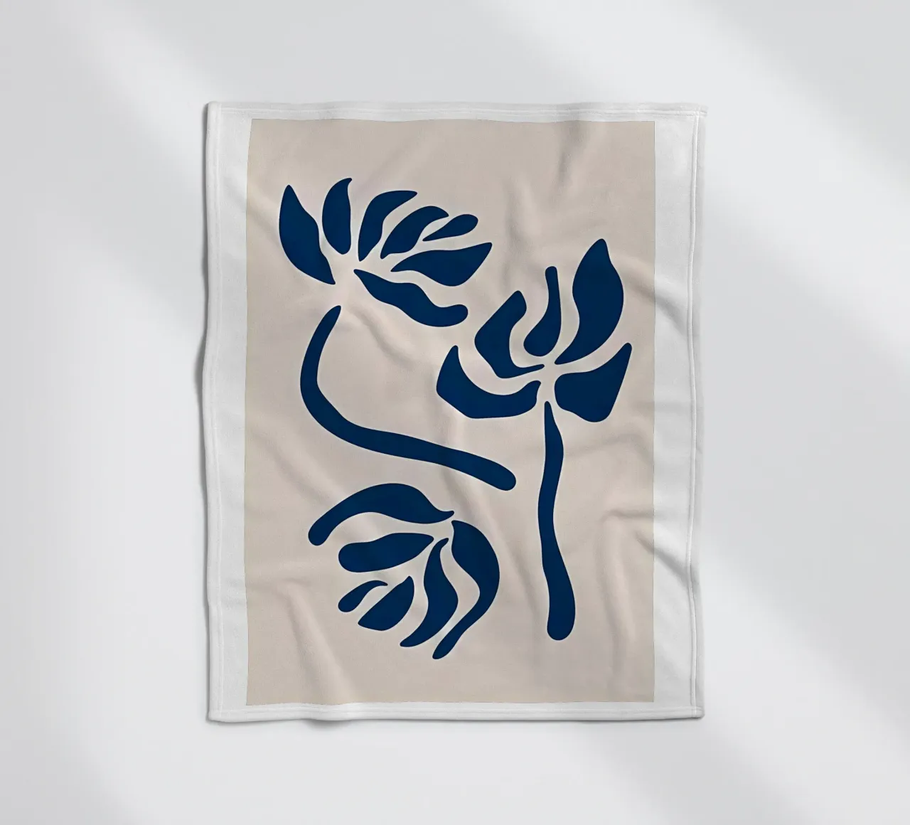 Fiori grafici blu coperta in pile da Haleigh
