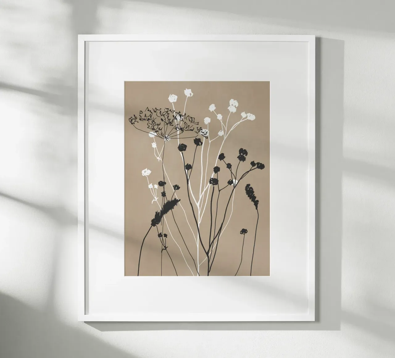 Quietud salvaje poster con marco de madera de LeaDArt