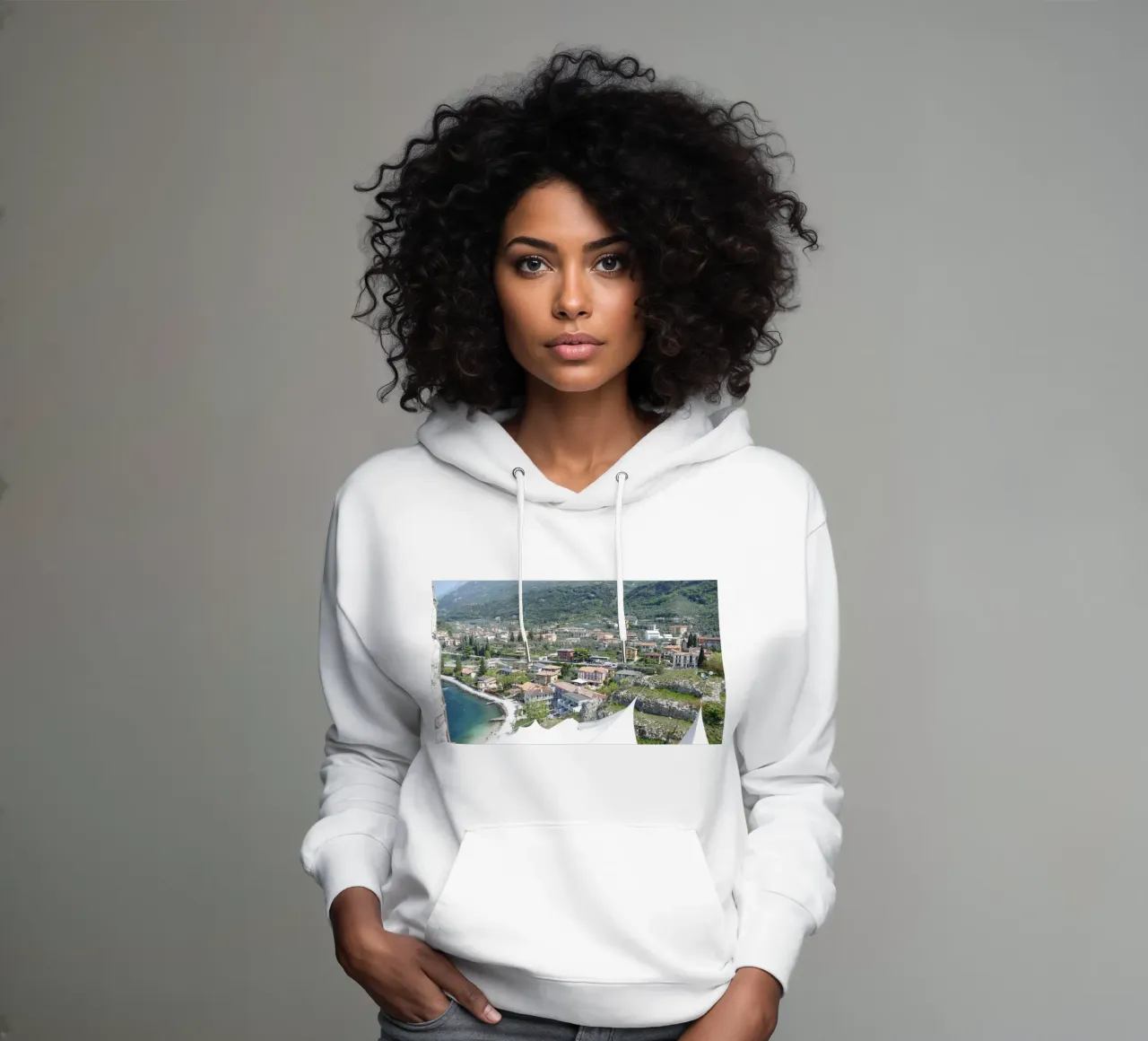 Malcesine von oben felpa con cappuccio da Alexandra Joseph Fotomomente