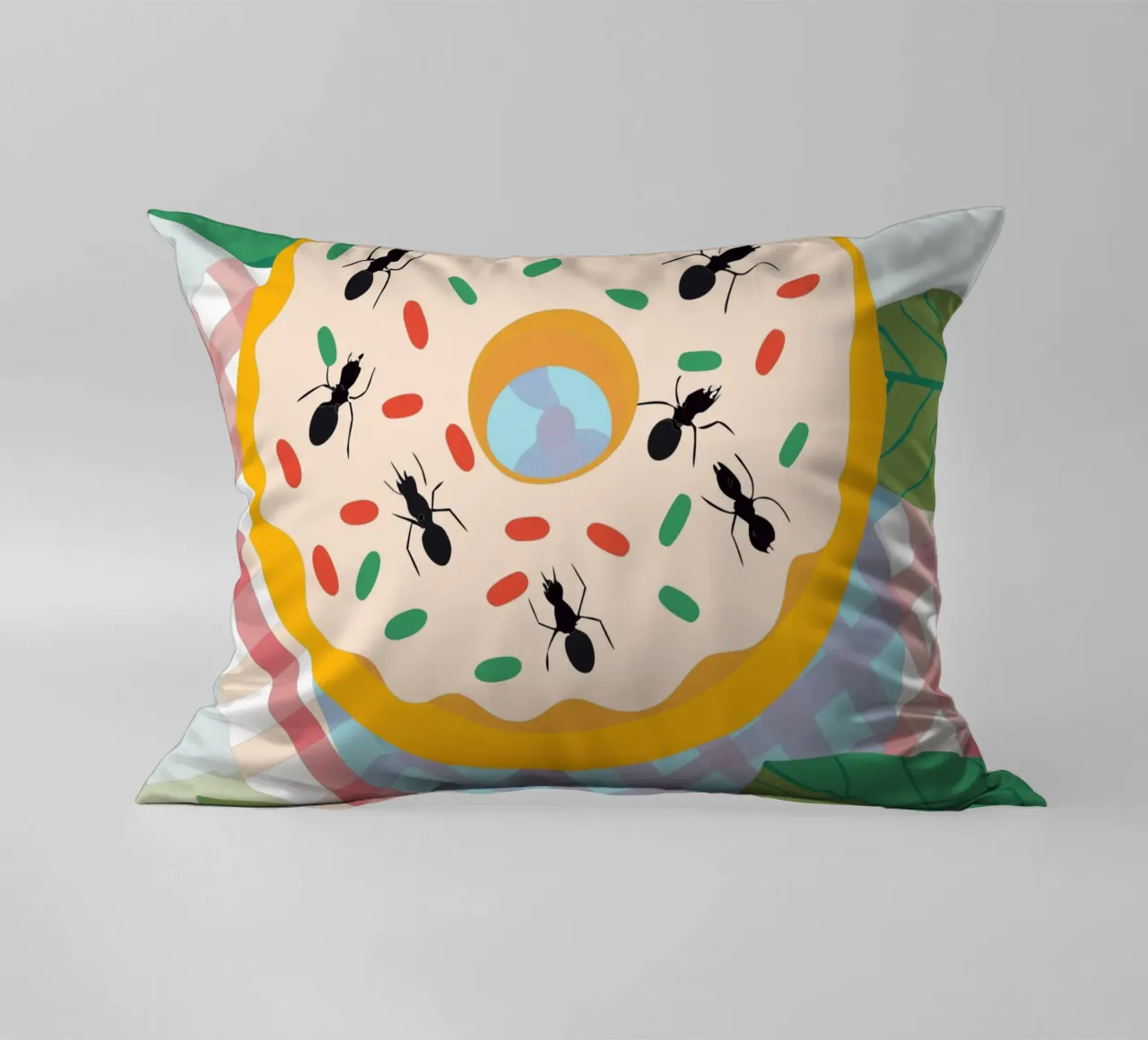 Ameise auf dem Donut Kissen von CUTE ANIMALS