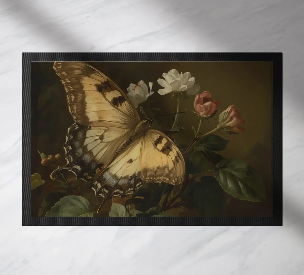 Farfalla appollaiata sui fiori, bellezza primaverile e delicata zerbino da DesignDoodle