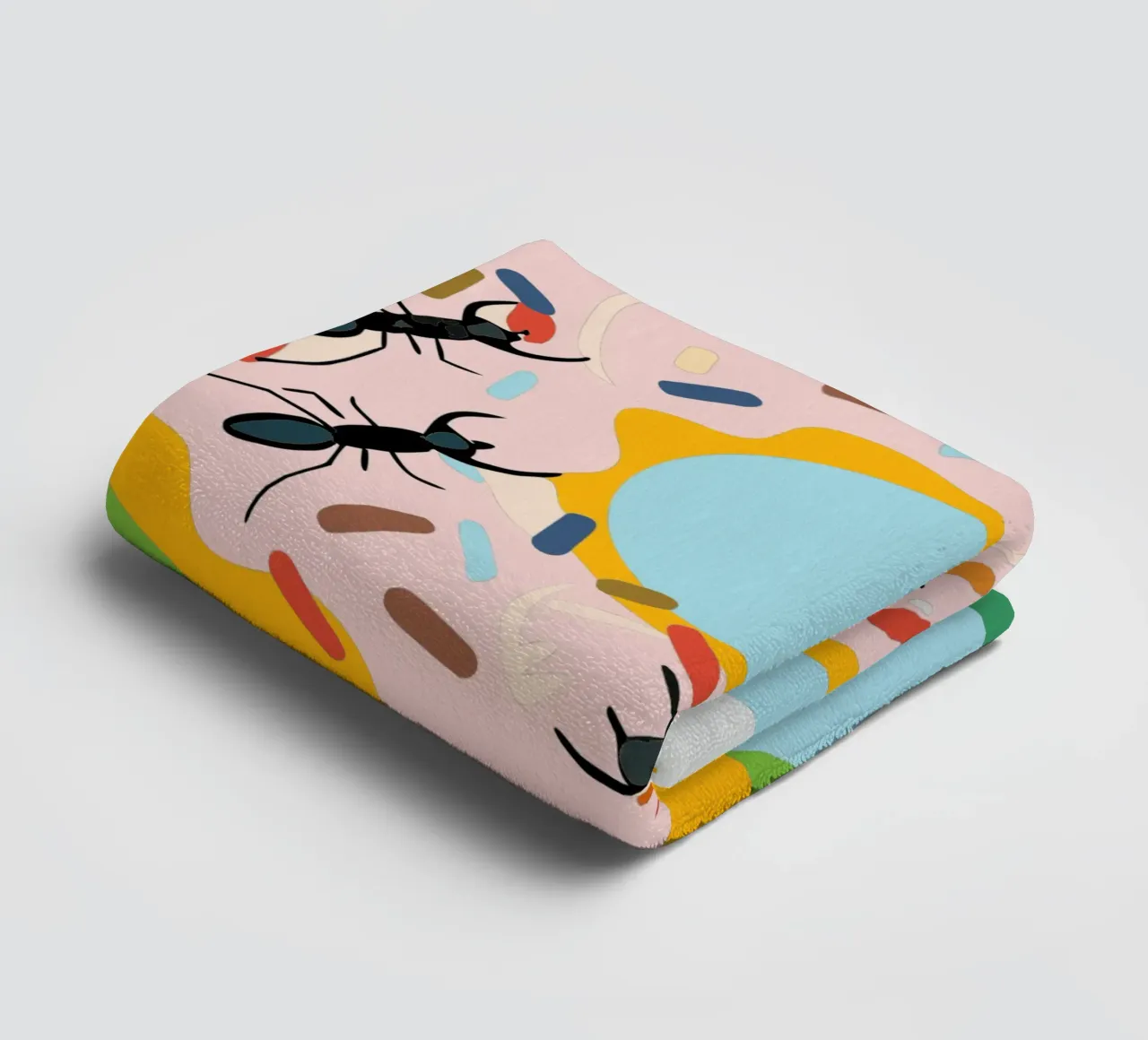 Ant on the Donut towel by CUTE ANIMALS