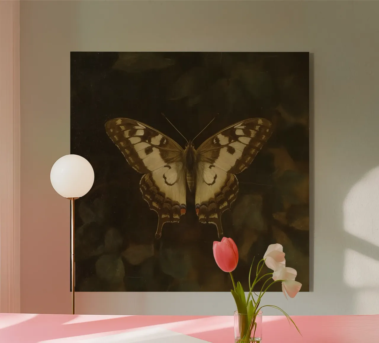 Farfalla posata su fogliame scuro con motivi intricati plexiglass da DesignDoodle