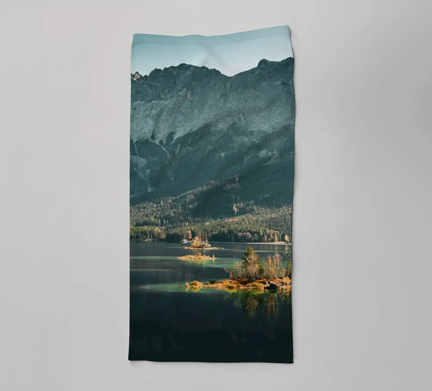 Eibsee badhanddoek van Flo Klein Gallery