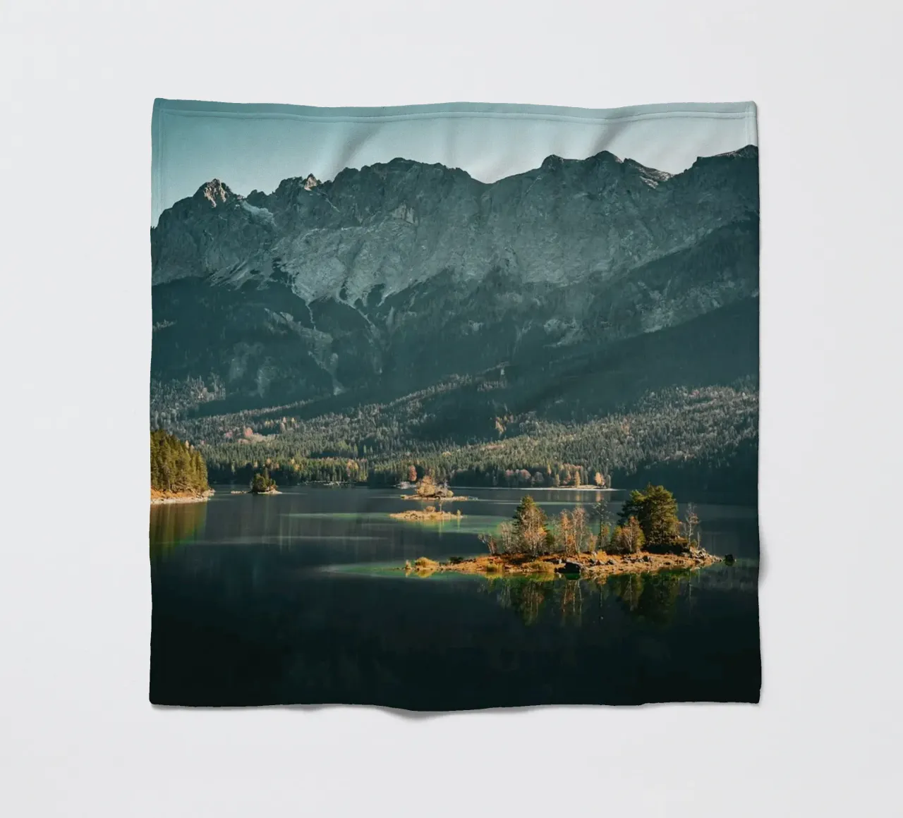 Eibsee Fleecedecke von Flo Klein