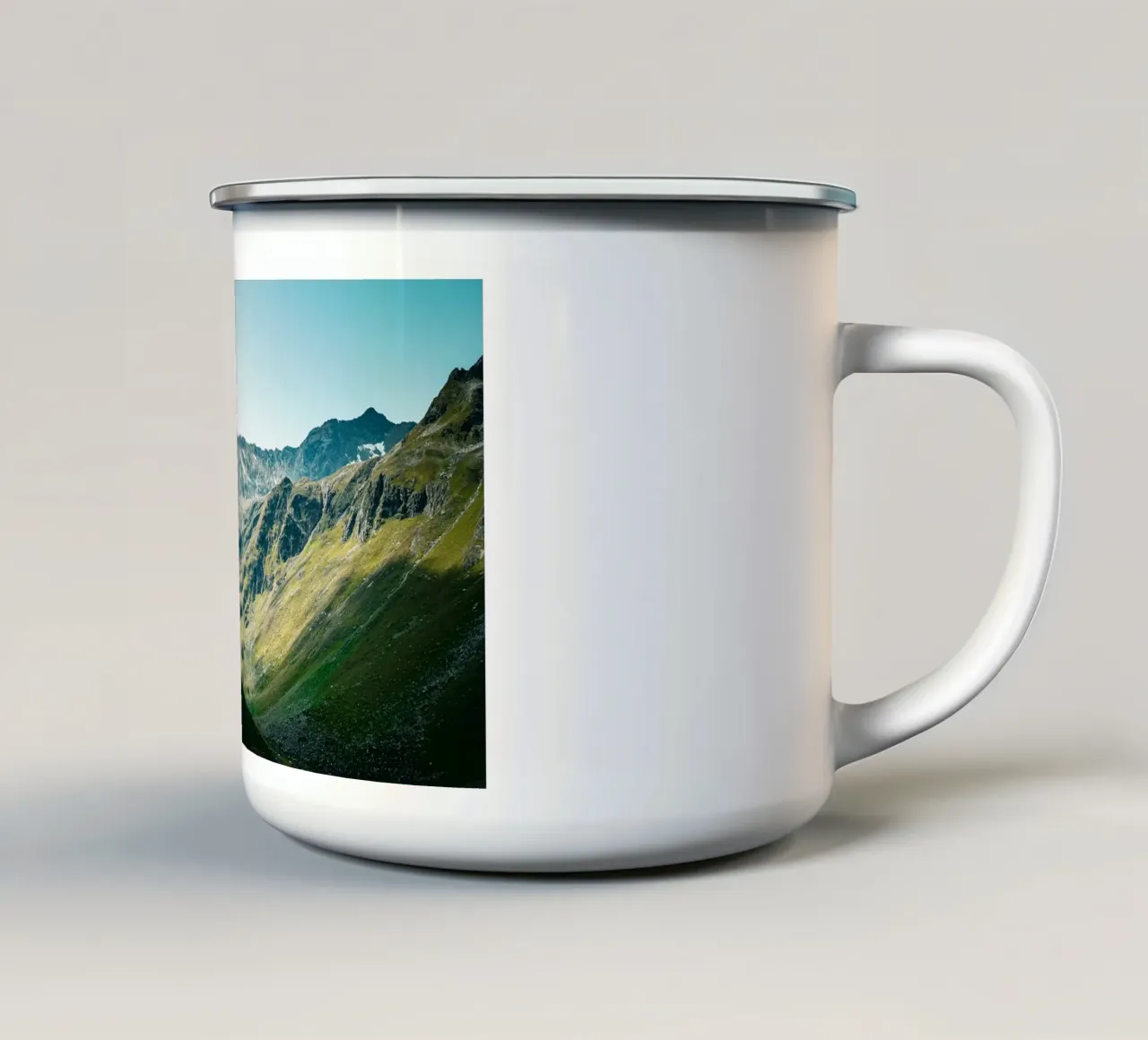 Tal tazza in smalto da Flo Klein
