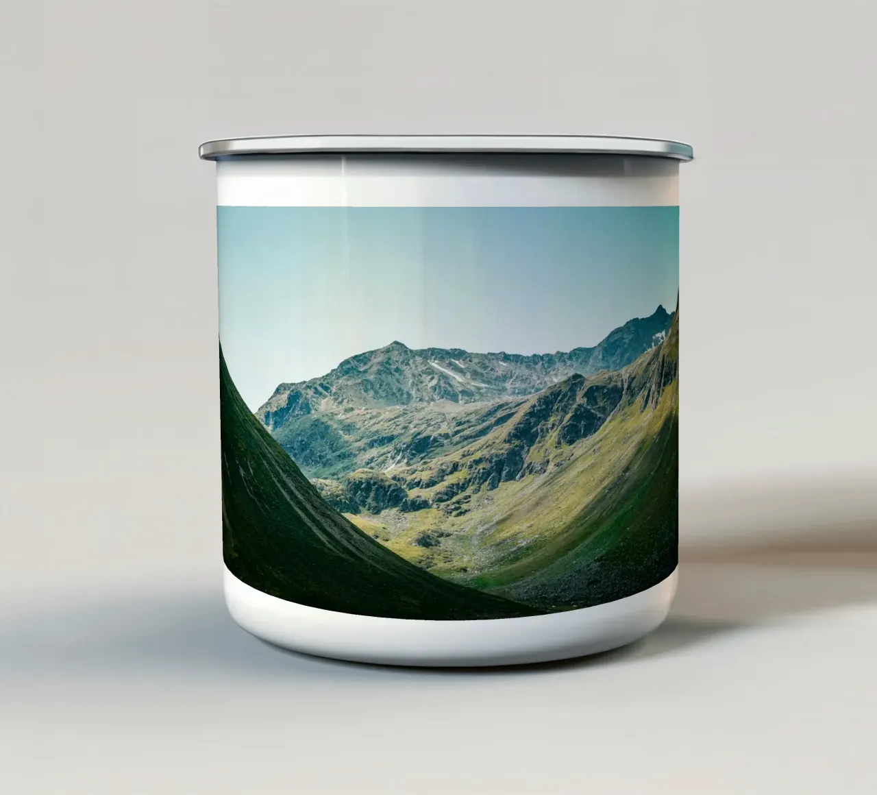 Tal tazza in smalto da Flo Klein