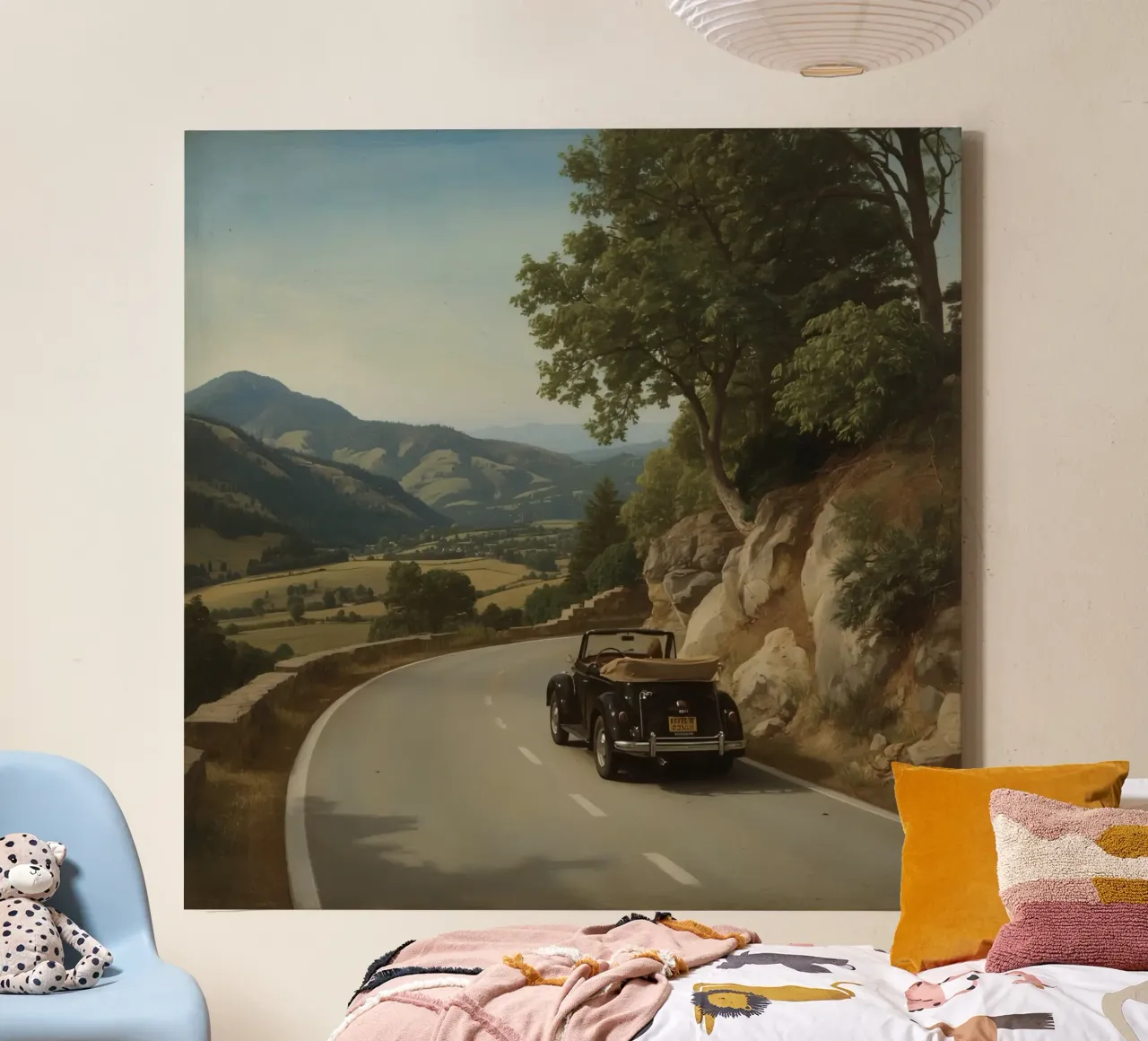 Oldtimer fährt auf kurvenreicher Straße durch bergiges Leinwand mit Schattenfugenrahmen von DesignDoodle