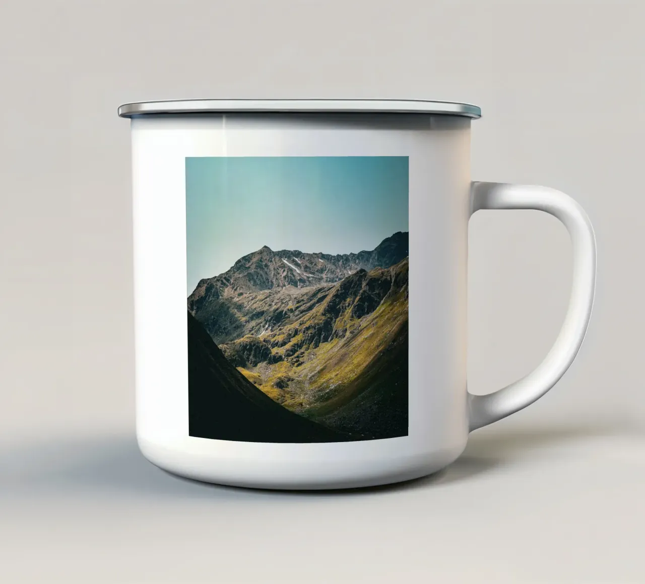 Im Tal tazza in smalto da Flo Klein