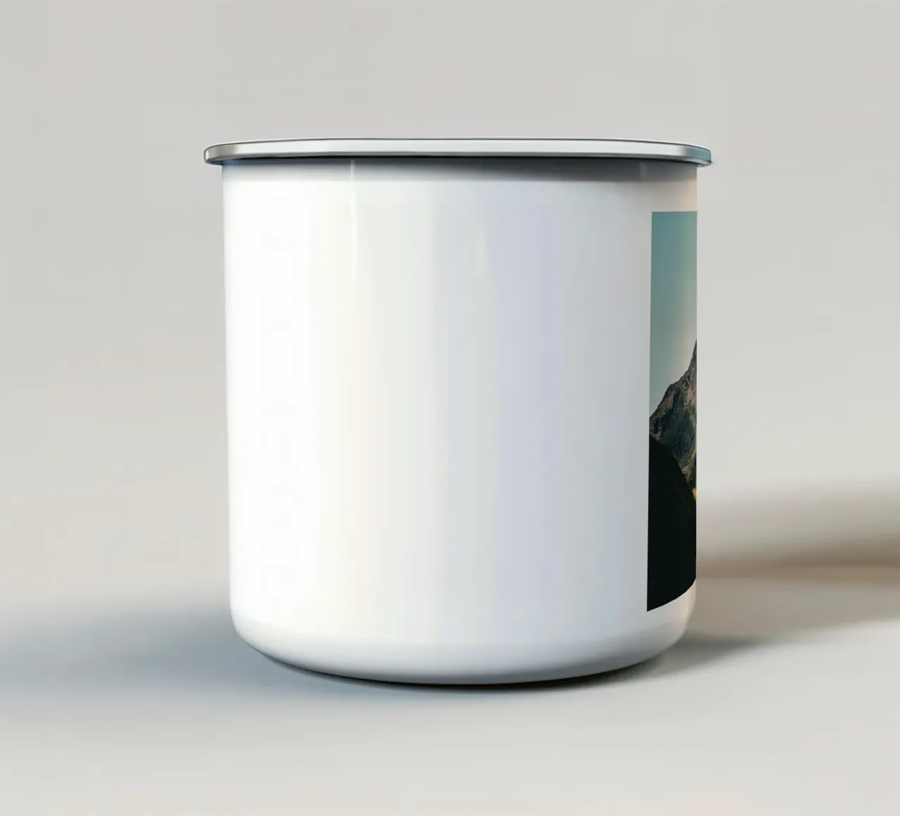 Im Tal tazza in smalto da Flo Klein