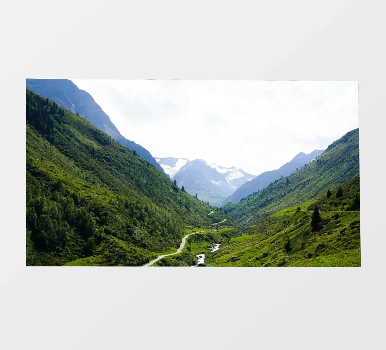 Das grüne Tal Fototapete von Flo Klein