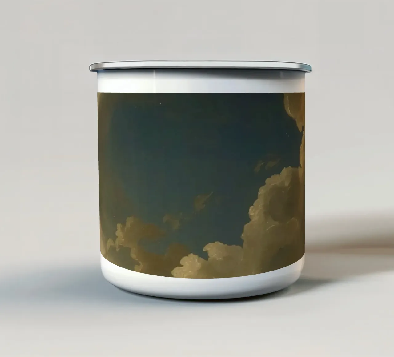 Luna illuminata dalle nuvole in un cielo notturno tazza in smalto da DesignDoodle