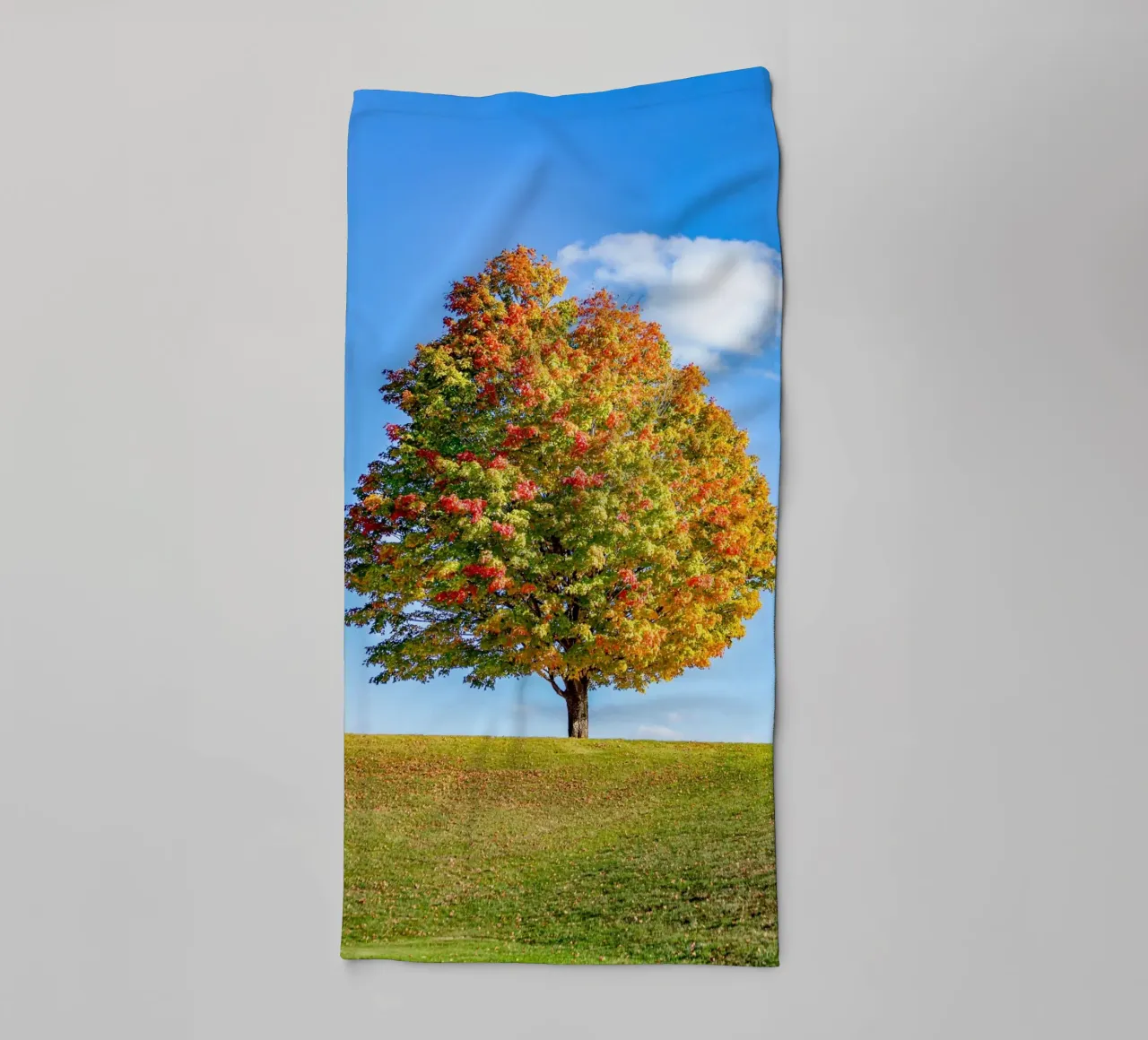 foliage leaves towel by Histrol