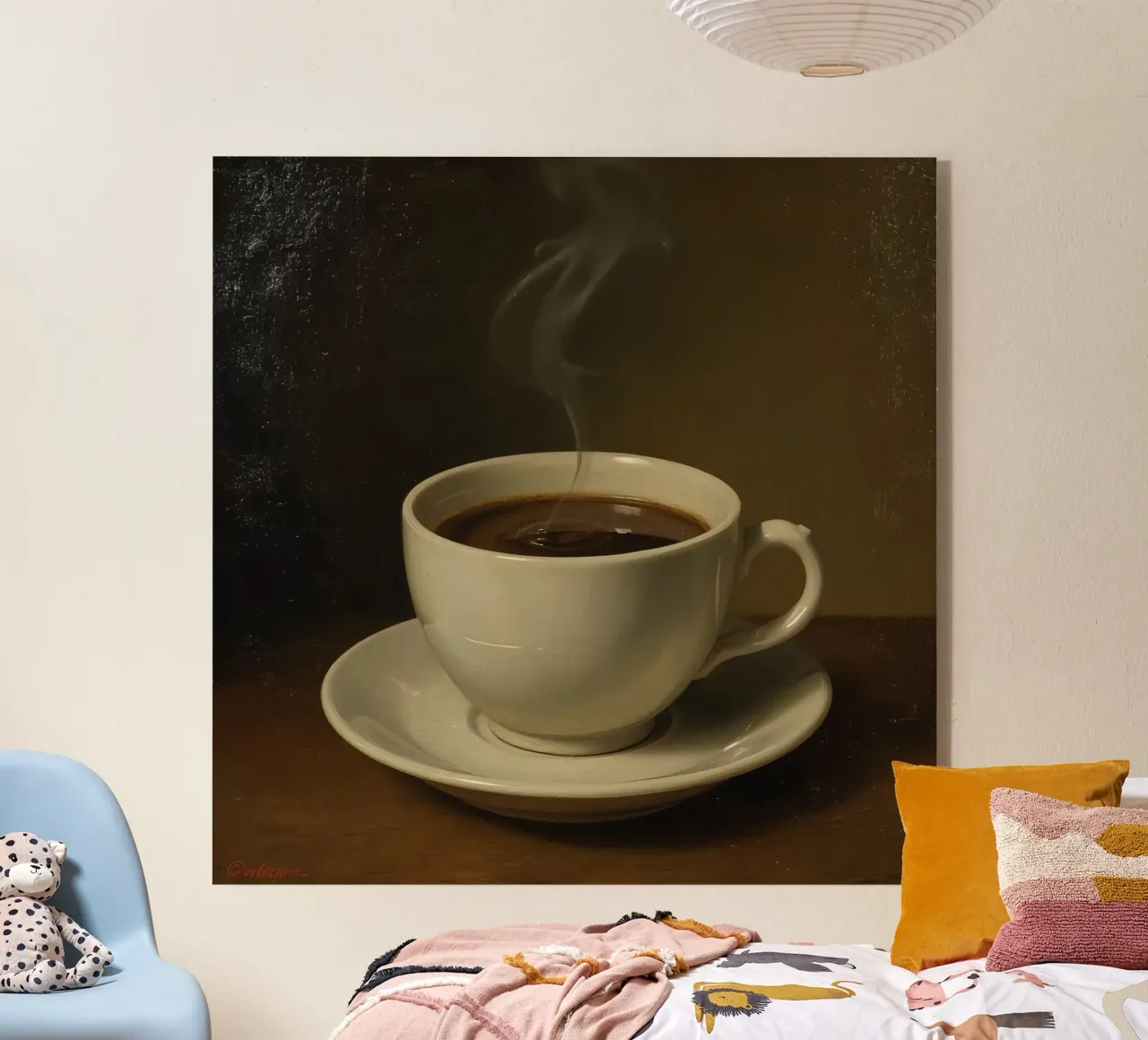Tazza da caffè con vapore appoggiata su un piattino in un ambiente caldo plexiglass da DesignDoodle