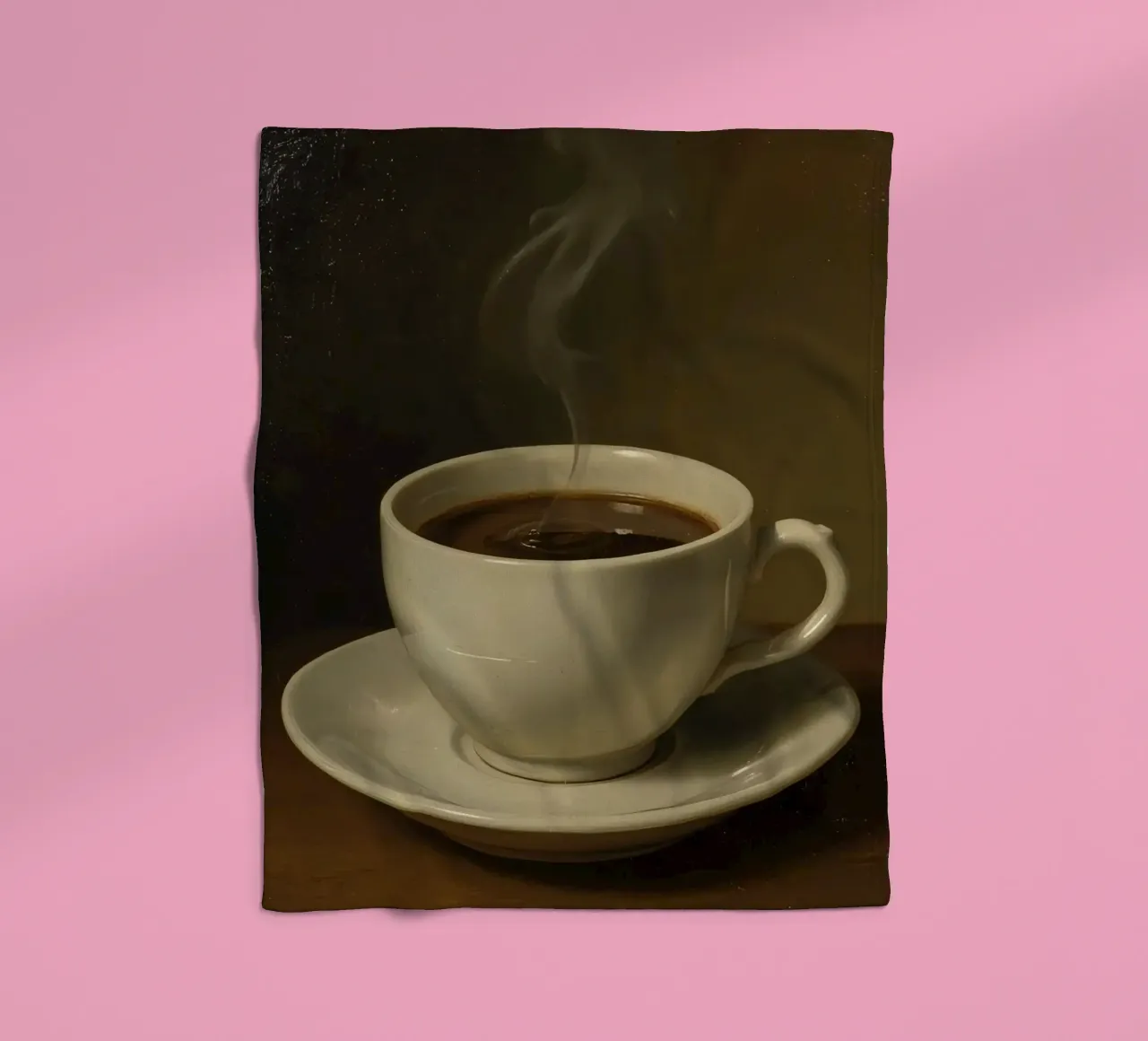 Tazza da caffè con vapore appoggiata su un piattino in un ambiente caldo coperta in pile da DesignDoodle