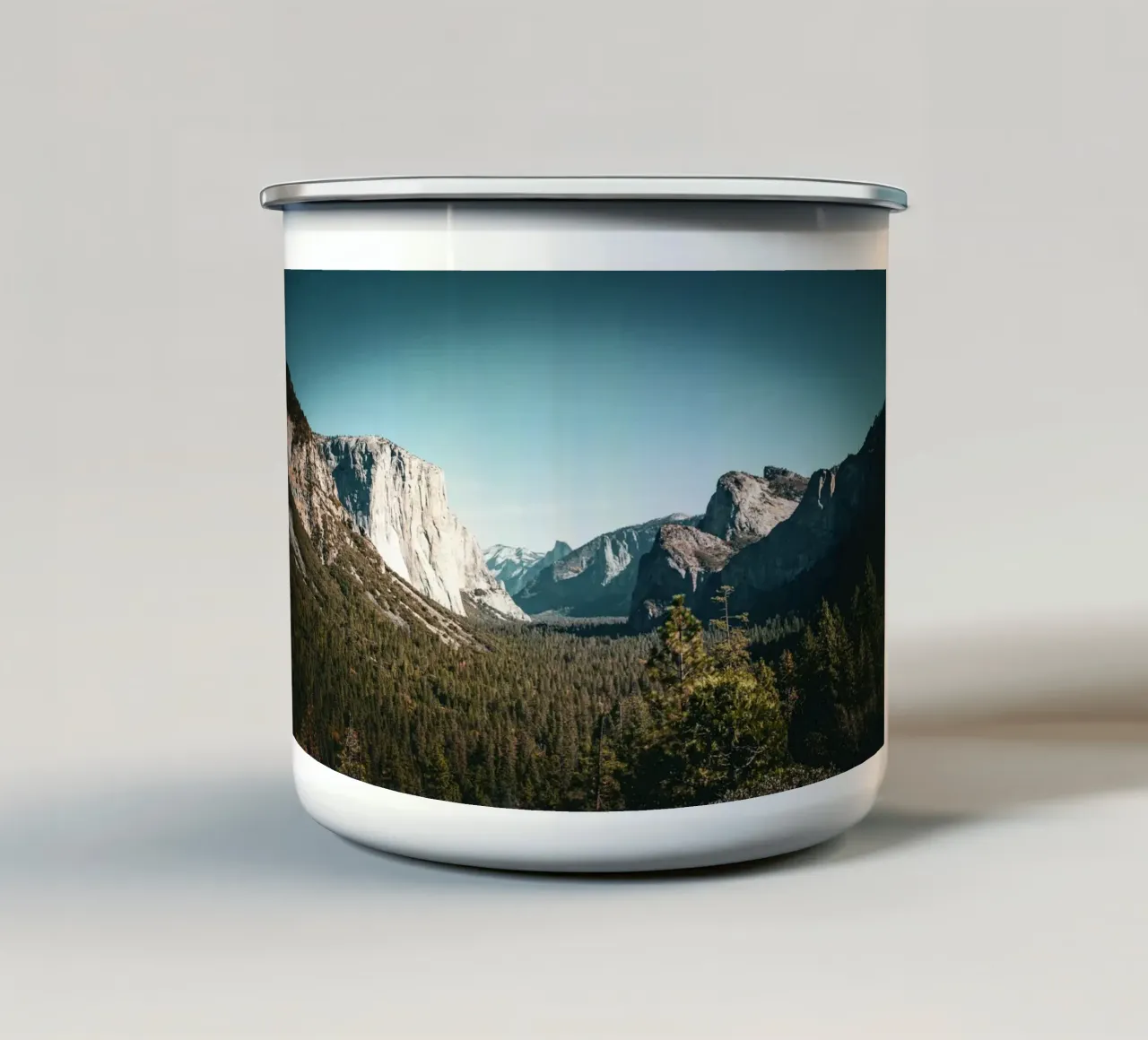 Yosemite tazza in smalto da Flo Klein