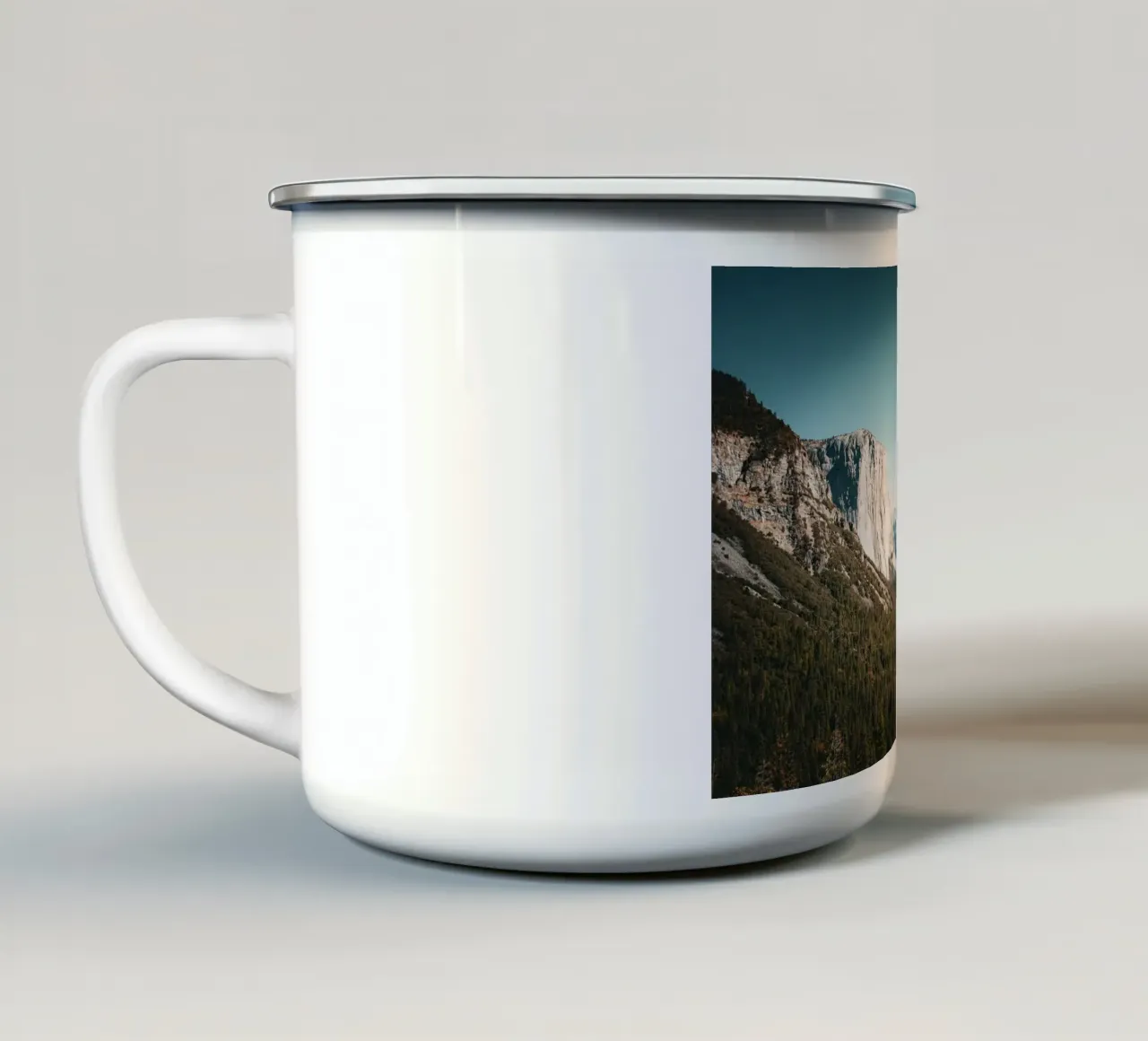 Yosemite tazza in smalto da Flo Klein